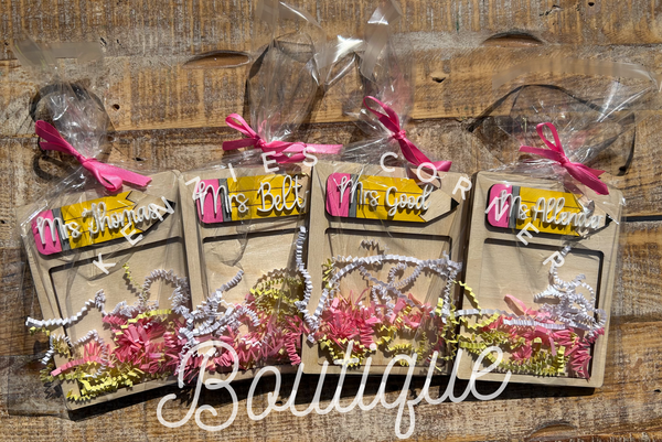 Customized post it holder with pencil design personalized