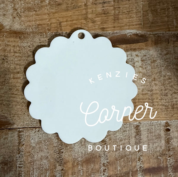 Blank acrylic scalloped ornament or bag tag