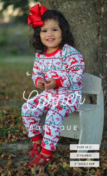 Christmas print top and bottom pajamas